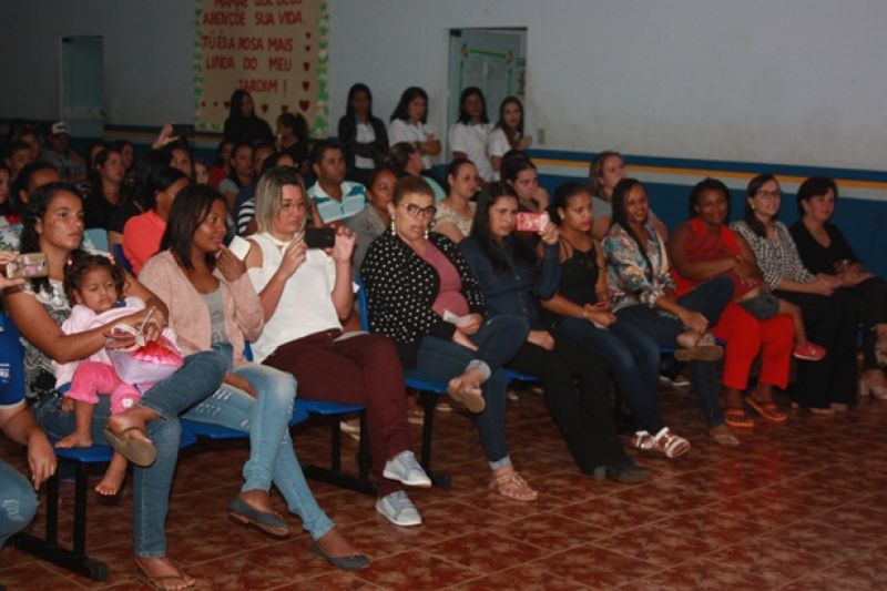 Centro de Convivência realiza atividades em homenagem ao Dia das Mães